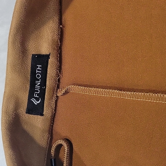 đź’ĄPRICE DROPđź’ĄTan suede button down skirt - Picture 3 of 5